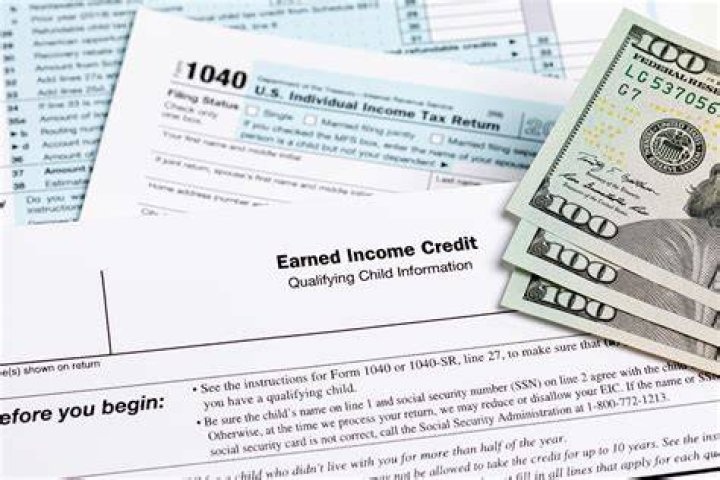 Who is subject to advance earned income credit?