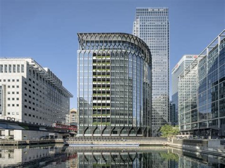 Who started Canary Wharf?