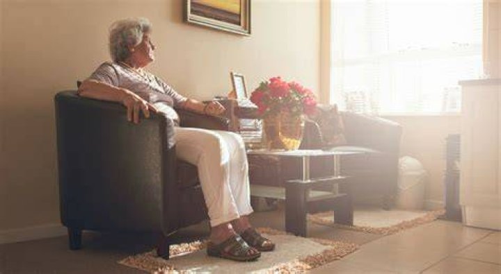 Why do elderly want to live alone?